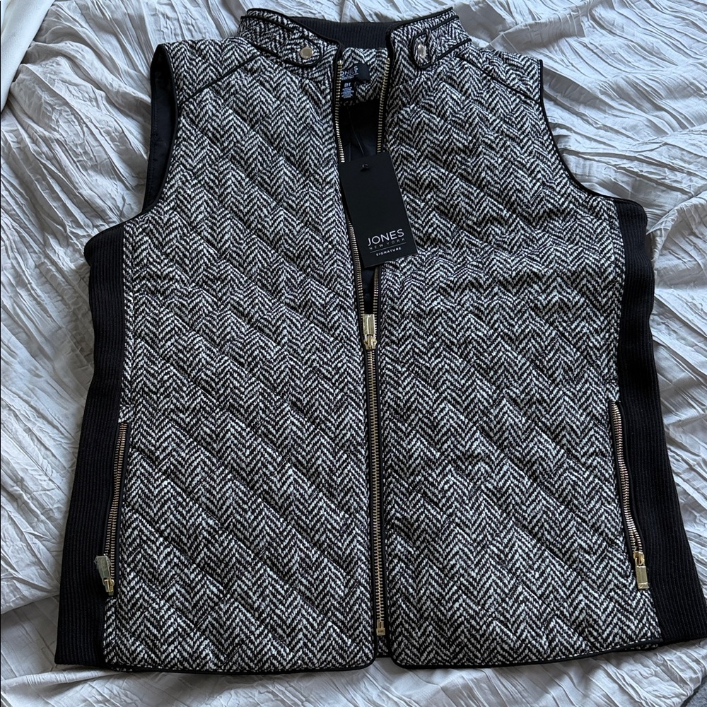 Jones New York Black and White Herringbone Zip Vest